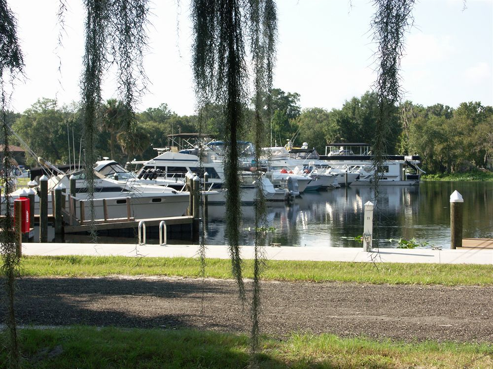 Big River Marina & Lodge Astor Exterior foto